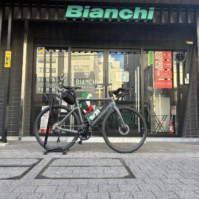 リーズナブルな最終価格ながらしっかりエアロロードしてる侮れない機体。脂肪を遠慮なしに吸い上げてスピードに変換する。標準装備のV30Rのラチェット音は爆音気味で満足感を刺激してくれる。写真は納車直後のもの。