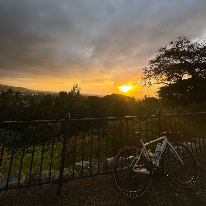 卯辰山⛰️
夕日
とても乗りやすいTCR
reserveのホイールとの相性抜群✨