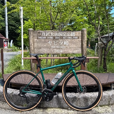 2024-2025のspecialized aethos comp di2です。ホイールはican aeroⅡ 40mmハイト。