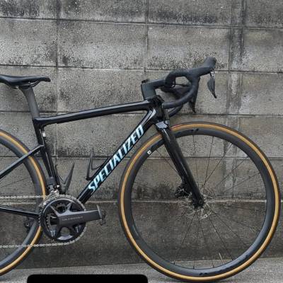 今のメインバイク
本来SRAMのRIVAL組であったものをショップが105Di2に組み替えて販売していたものを購入
非常に楽に速く走れるバイク
高体連ではトラックがメインでロードにあまり重きを置いていなかったので走力はあまりなかったが、それでもかなり走れるような走りやすいバイクです