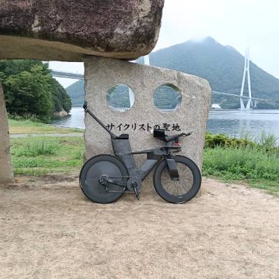 TTバーにエアロボトルケージを付けて140kmのライドをしてきました。
結構ボトルを抜きにくく、使い勝手が悪かったです笑
仕舞うのは意外にも楽でした。
もっとブラッシュアップしていきたいところです！