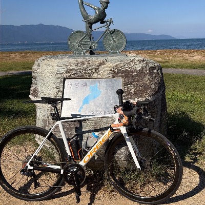 di2アルテグラでクランクデュラエースパワーメーター付きです。ホイールは,ドライブ40D
タイヤは,パナレーサーアジリストZERO 700x30c